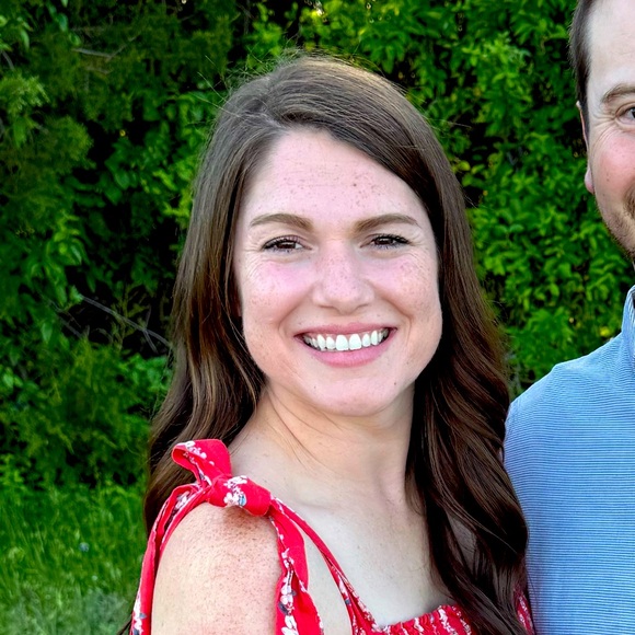 Meet your Posher, Laura - Picture 1 of 1